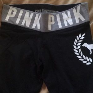 PINk yoga leggings with pocket